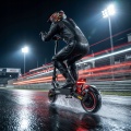 Pojazd-elektryczny-Motus-Daytona-10-aplikacja-48V-13-5Ah-IP45-1000W-45km-h-Model-AKC047-6-nowy-pojazd.jpg